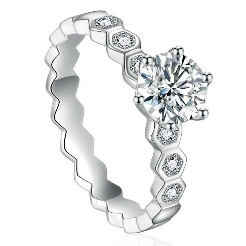 Delicate Honeycomb Moissanite Ring UNA.CO