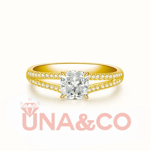 18K Yellow Gold Chic Four Prong Setting Moissanite Ring UNA.CO