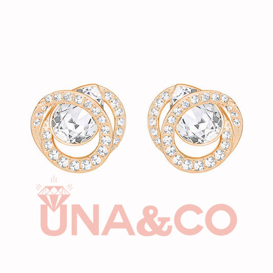 Pear Flower Design Pierced Earring studs