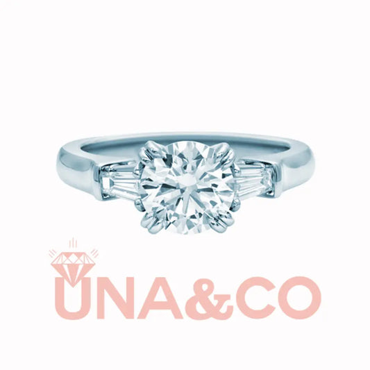 Light Luxury Queen 2CT Moissanite Ring UNA.CO