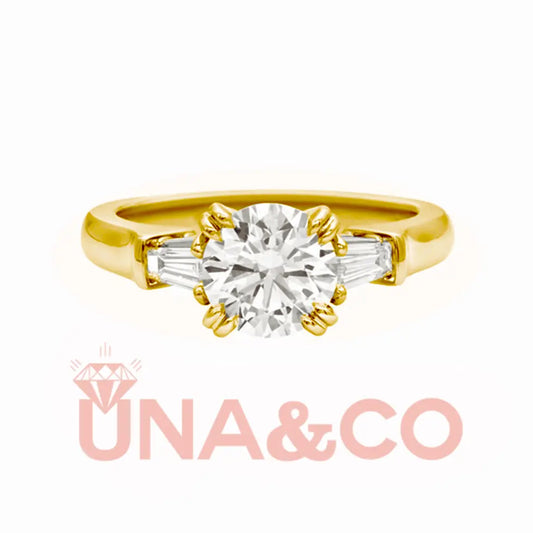 18K Yellow Gold Light Luxury Queen 2CT Moissanite Ring UNA&CO