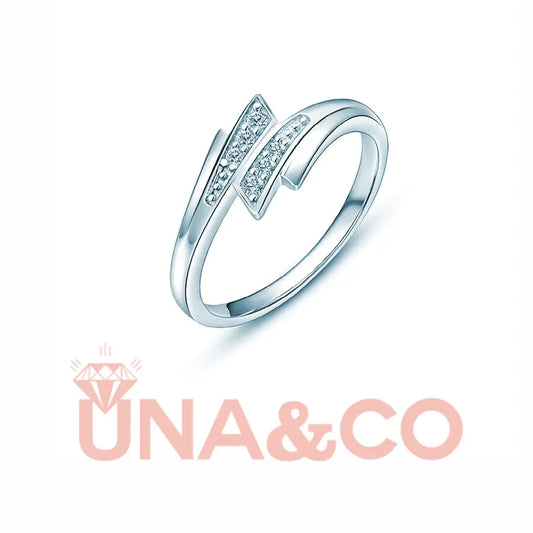 Simple lightweight design Moissanite ring UNA&CO