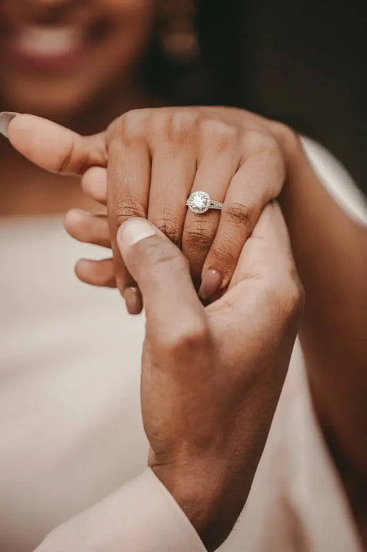 UNA&CO brilliant moissanite engagement ring collection