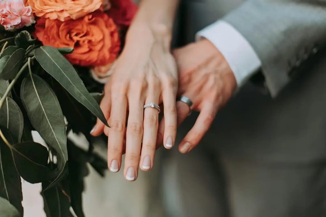 Affordable luxury engagement rings for 2026 brides by UNA&CO