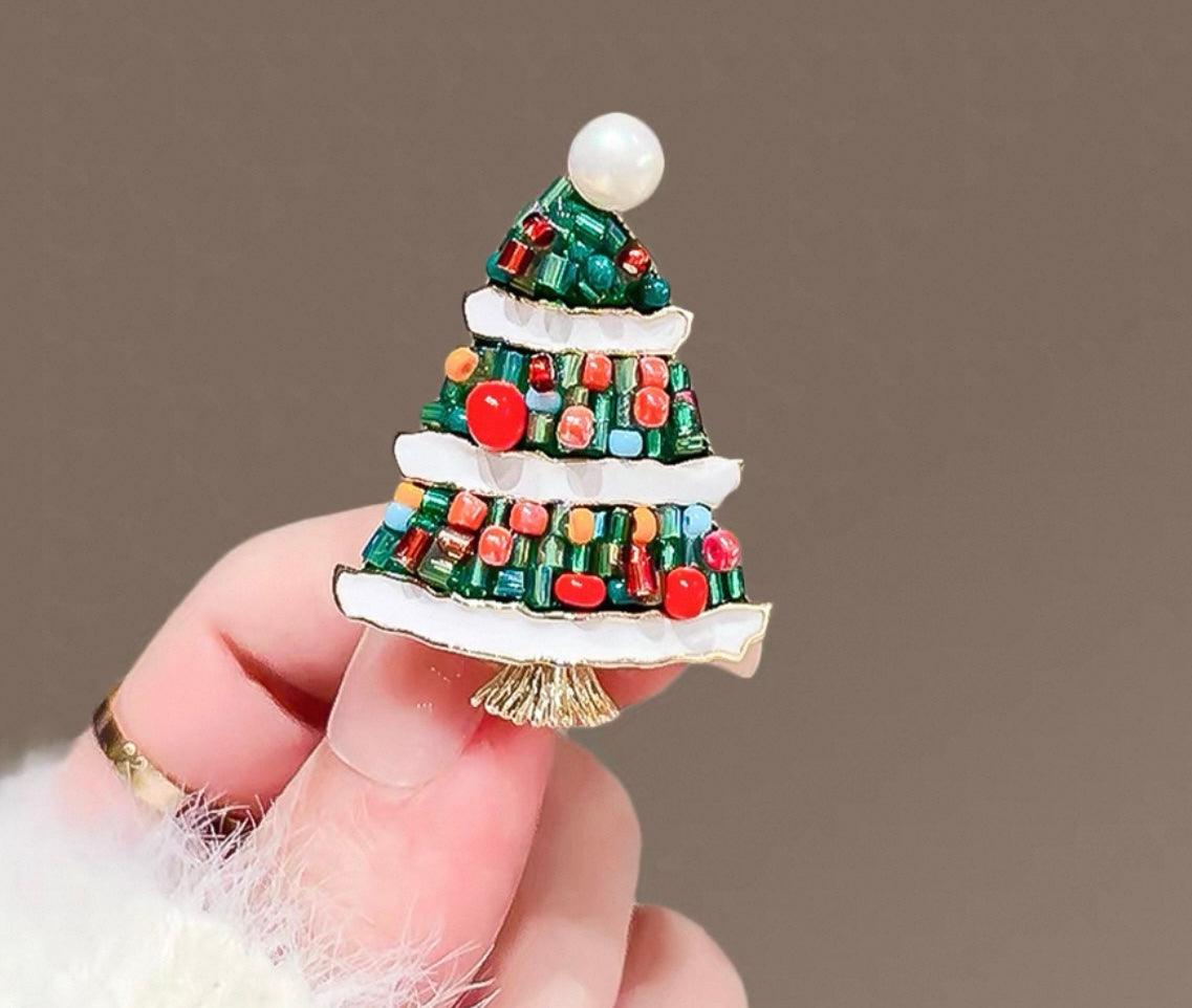 Luxury Crystal Christmas Tree Brooch